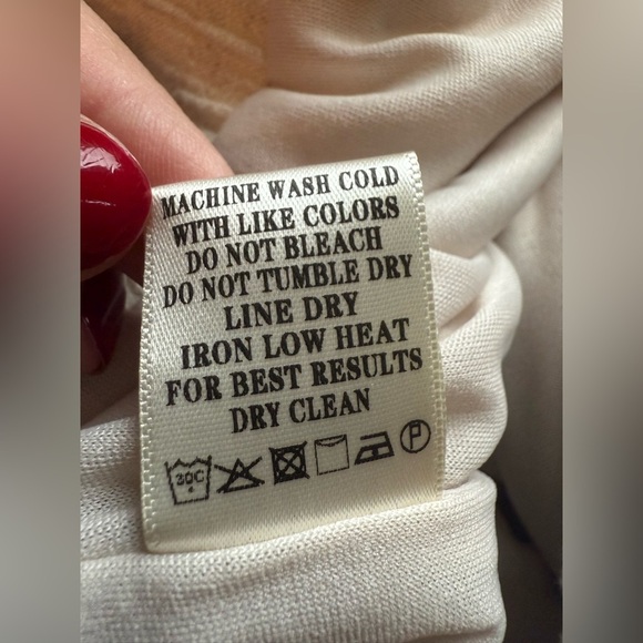 NWT plus size frayed hem linen shorts - Picture 7 of 7